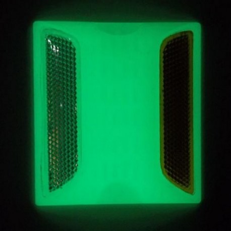 Catadiopre photoluminescent pour sol et route